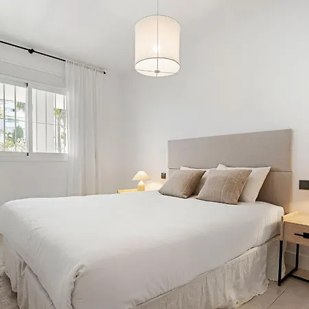 5 Bedroom Luxury W Pool, Garage And Amazing Views Apartamento Marbella