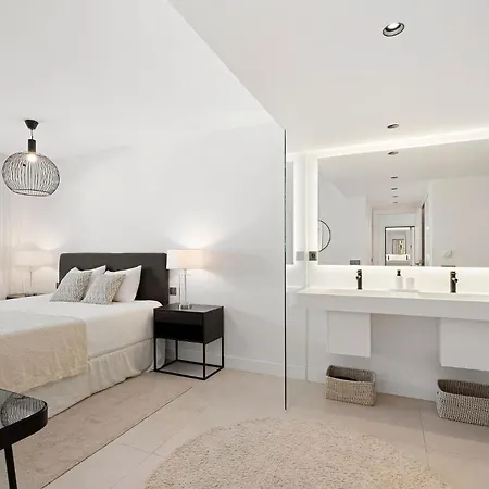 5 Bedroom Luxury W Pool, Garage And Amazing Views Apartamento Marbella