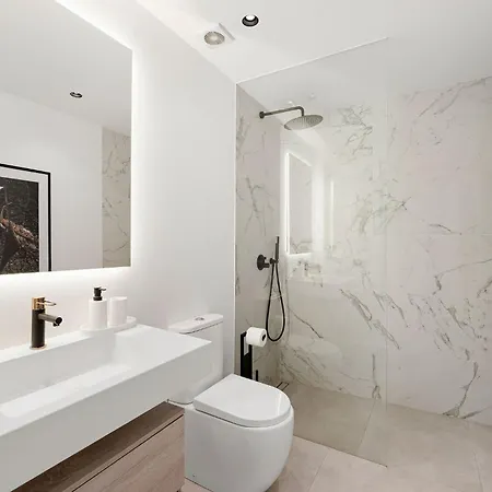 公寓 5 Bedroom Luxury W Pool, Garage And Amazing Views 马尔韦利亚