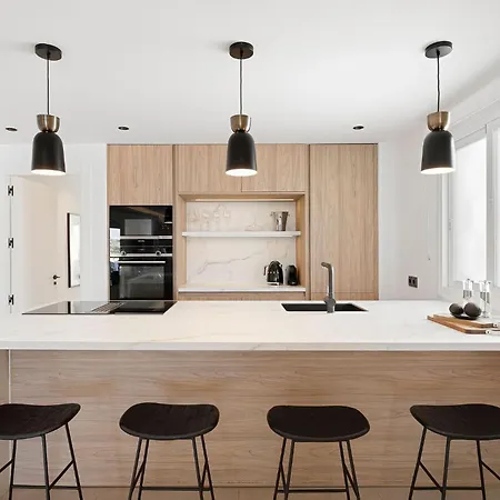 5 Bedroom Luxury W Pool, Garage And Amazing Views *