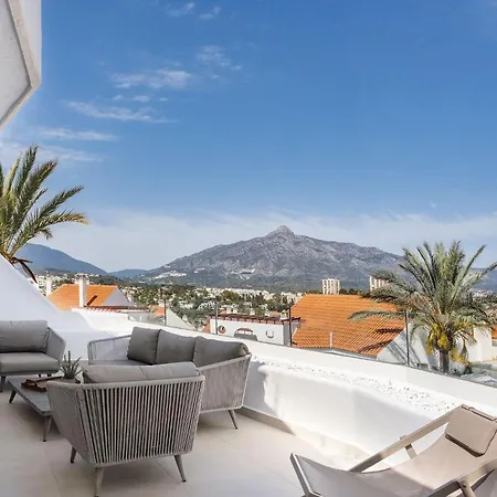 5 Bedroom Luxury W Pool, Garage And Amazing Views Apartment Marbella