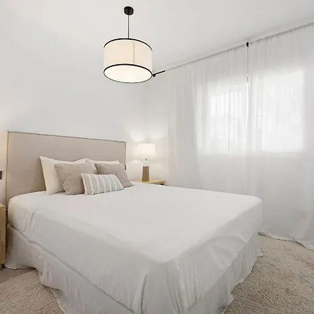 5 Bedroom Luxury W Pool, Garage And Amazing Views