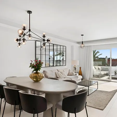 公寓 5 Bedroom Luxury W Pool, Garage And Amazing Views 马尔韦利亚