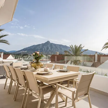 5 Bedroom Luxury W Pool, Garage And Amazing Views