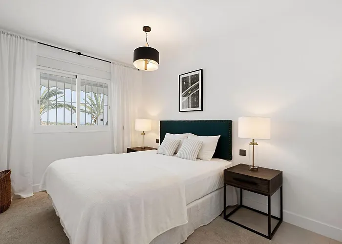 5 Bedroom Luxury W Pool, Garage And Amazing Views * Marbella