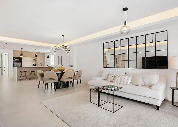 5 Bedroom Luxury W Pool, Garage And Amazing Views *