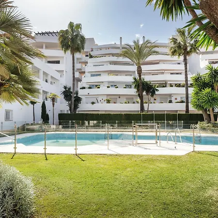 5 Bedroom Luxury W Pool, Garage And Amazing Views Marbella