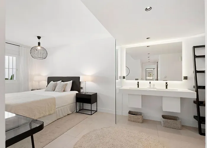 5 Bedroom Luxury W Pool, Garage And Amazing Views Apartamento Marbella