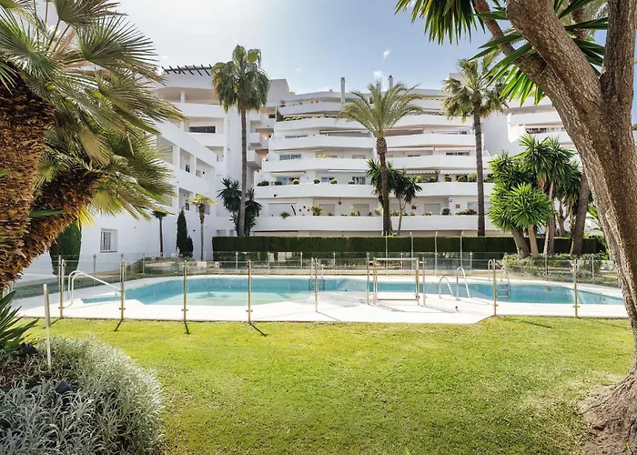 5 Bedroom Luxury W Pool, Garage And Amazing Views Marbella
